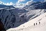 Traverse d'une belle avalanche au dpart de la Combe de la Croix.