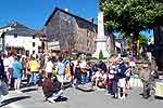 Au march de La Salvetat devant la foule en dlire !